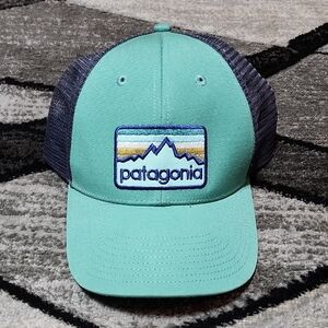 PATAGONIA EMBROIDERED LINE LOGO BADGE LOPRO UNISEX MESH TRUCKER HAT